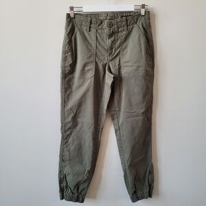 Banana Republic Women's Green Cargo Pants Size 4